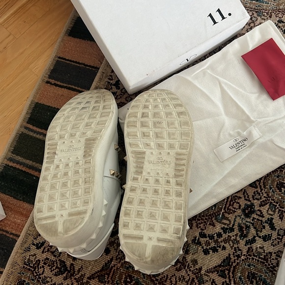 Valentino Garavani Sneakers 11. With spare studs and shoelaces - Picture 5 of 7